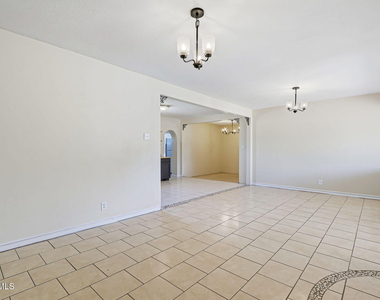 400 De Vargas Drive - Photo Thumbnail 2