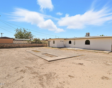 400 De Vargas Drive - Photo Thumbnail 24