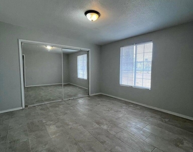 10216 Celedon Circle - Photo Thumbnail 18