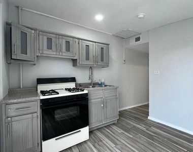 10216 Celedon Circle - Photo Thumbnail 3