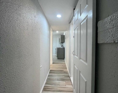 10216 Celedon Circle - Photo Thumbnail 23
