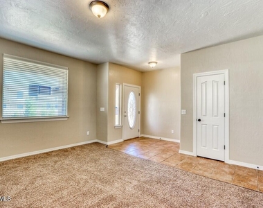 13272 Emerald Glen Street - Photo Thumbnail 4