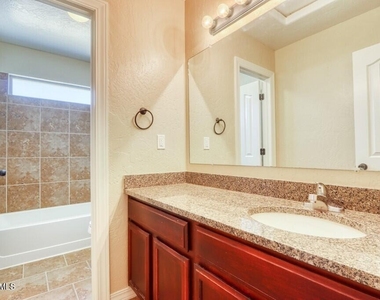 13272 Emerald Glen Street - Photo Thumbnail 28