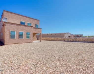 13272 Emerald Glen Street - Photo Thumbnail 50