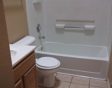 857 Blue Park Avenue - Photo Thumbnail 15