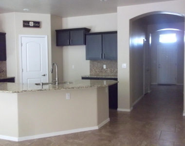 857 Blue Park Avenue - Photo Thumbnail 2