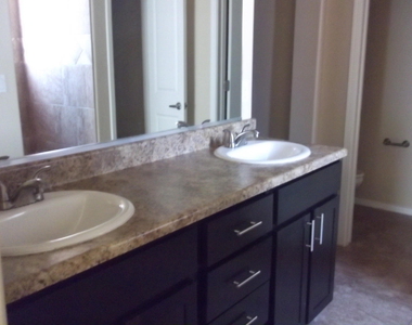 857 Blue Park Avenue - Photo Thumbnail 11