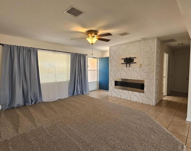 5644 Prince Edward Avenue - Photo Thumbnail 6
