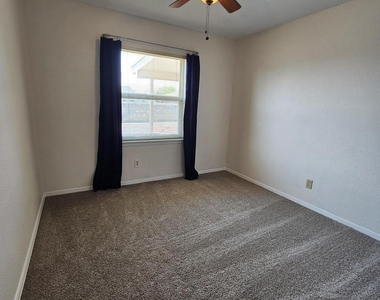 5644 Prince Edward Avenue - Photo Thumbnail 24