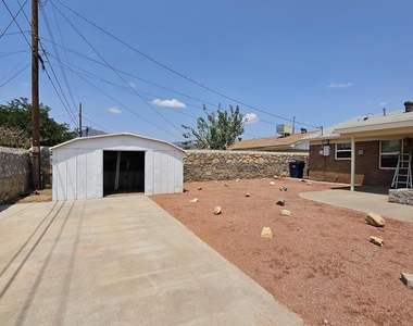 5644 Prince Edward Avenue - Photo Thumbnail 33
