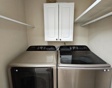 5644 Prince Edward Avenue - Photo Thumbnail 19