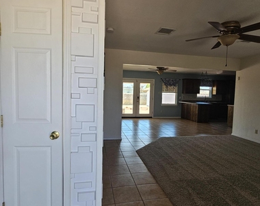 5644 Prince Edward Avenue - Photo Thumbnail 4