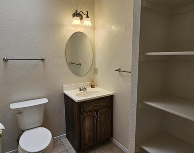 5644 Prince Edward Avenue - Photo Thumbnail 25