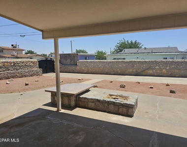 5644 Prince Edward Avenue - Photo Thumbnail 29