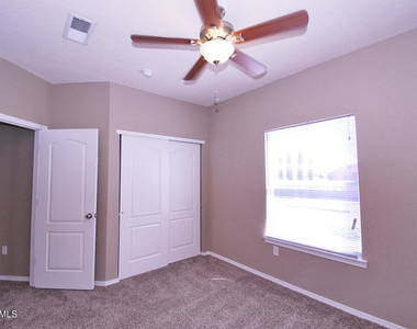 14344 Venecia Drive - Photo Thumbnail 16