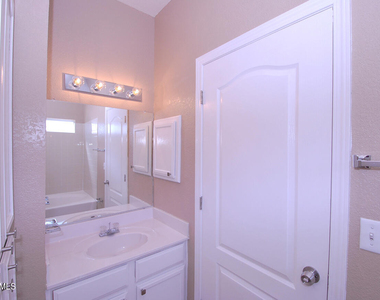 14344 Venecia Drive - Photo Thumbnail 13