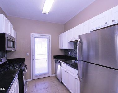 14344 Venecia Drive - Photo Thumbnail 6