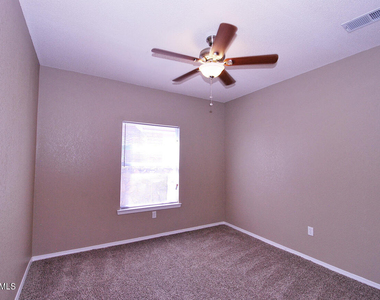 14344 Venecia Drive - Photo Thumbnail 17