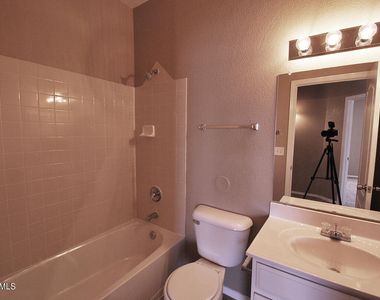 14344 Venecia Drive - Photo Thumbnail 14