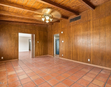 4233 Hampshire Lane - Photo Thumbnail 25