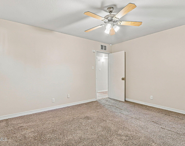 4233 Hampshire Lane - Photo Thumbnail 36