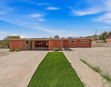 4233 Hampshire Lane - Photo Thumbnail 1