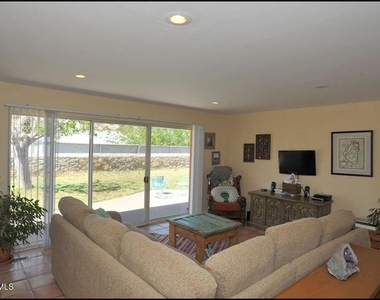4233 Hampshire Lane - Photo Thumbnail 6