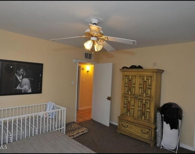 4233 Hampshire Lane - Photo Thumbnail 14