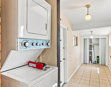 4233 Hampshire Lane - Photo Thumbnail 38