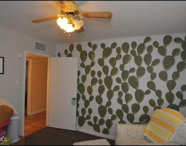 4233 Hampshire Lane - Photo Thumbnail 18