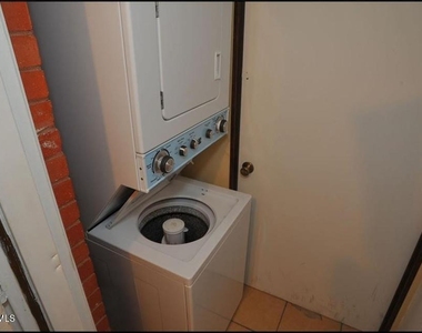 4233 Hampshire Lane - Photo Thumbnail 22