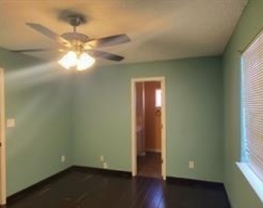 12537 Robert David Drive - Photo Thumbnail 8