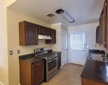 12537 Robert David Drive - Photo Thumbnail 5