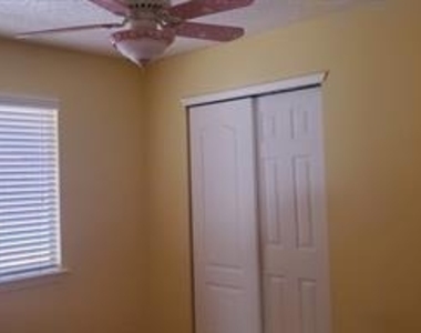 12537 Robert David Drive - Photo Thumbnail 9