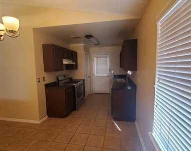 12537 Robert David Drive - Photo Thumbnail 4