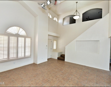 6372 Franklin Ridge Drive - Photo Thumbnail 8