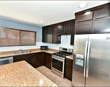 6372 Franklin Ridge Drive - Photo Thumbnail 17