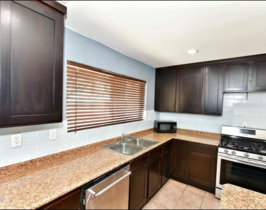 6372 Franklin Ridge Drive - Photo Thumbnail 12