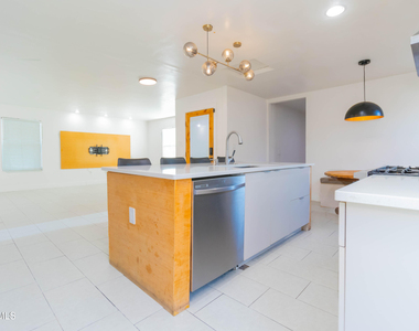 716 Nazareno Street - Photo Thumbnail 14