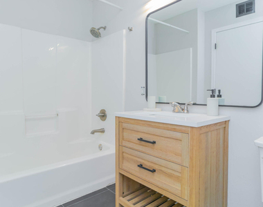 716 Nazareno Street - Photo Thumbnail 3