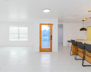 716 Nazareno Street - Photo Thumbnail 1