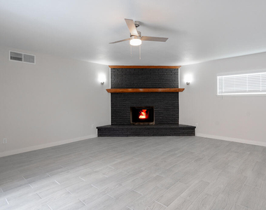 2523 Nations Avenue - Photo Thumbnail 8