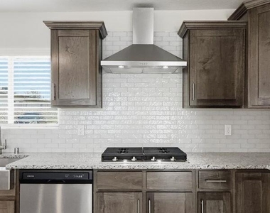 565 Gallagher Street - Photo Thumbnail 8