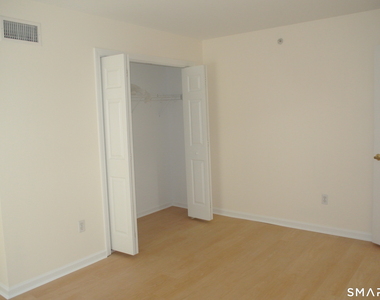 670 Boston Post Road - Photo Thumbnail 11