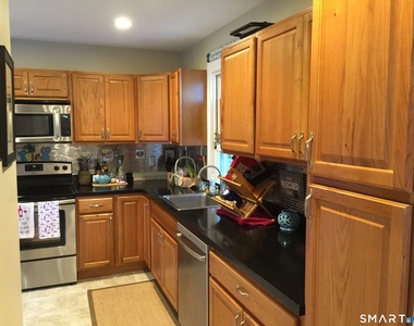 8 Lincoln Avenue - Photo Thumbnail 3