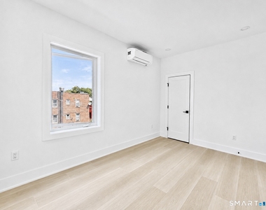 77 Ely Avenue - Photo Thumbnail 4