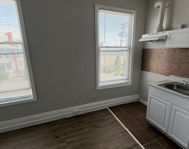 1071 Iranistan Avenue - Photo Thumbnail 5