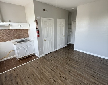 1071 Iranistan Avenue - Photo Thumbnail 1