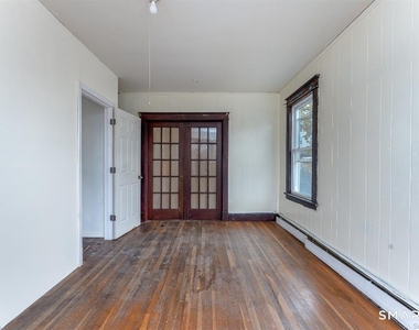 146 Charles Street - Photo Thumbnail 3
