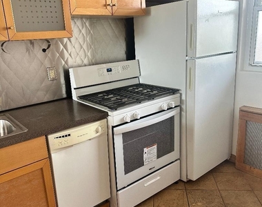 91 Strawberry Hill Avenue - Photo Thumbnail 8